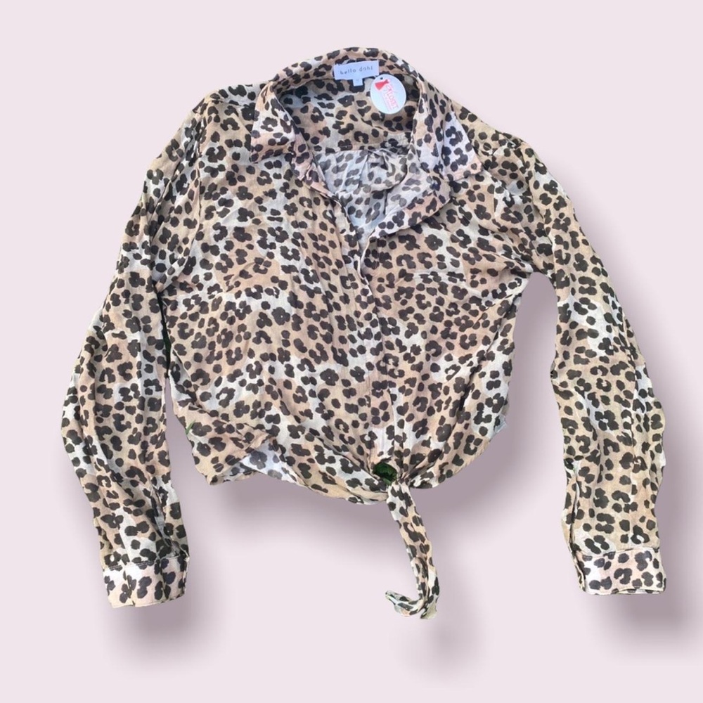 Bella Dahl tie front cheetah print blouse in the softest fabric.